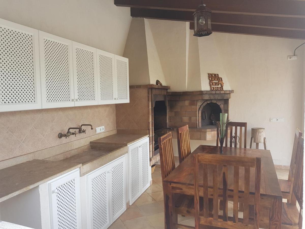 Villa Milagro - 3 Bedroom Finca Style Villa With Pool Near Golf Course/Beaches - Air Cond. Pollenca Exterior photo